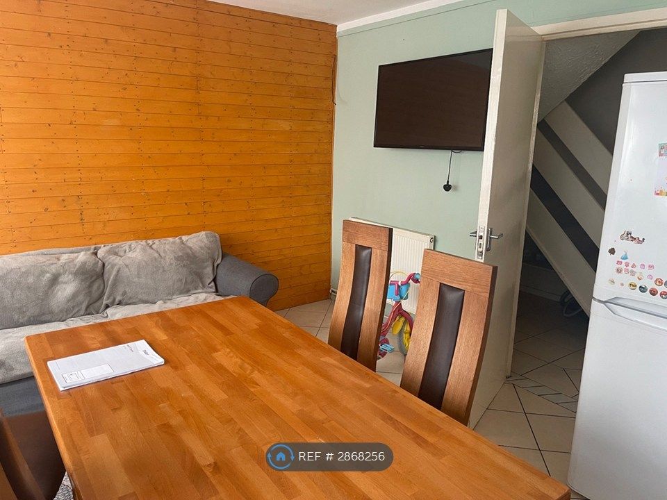 Property photo 2 of 23