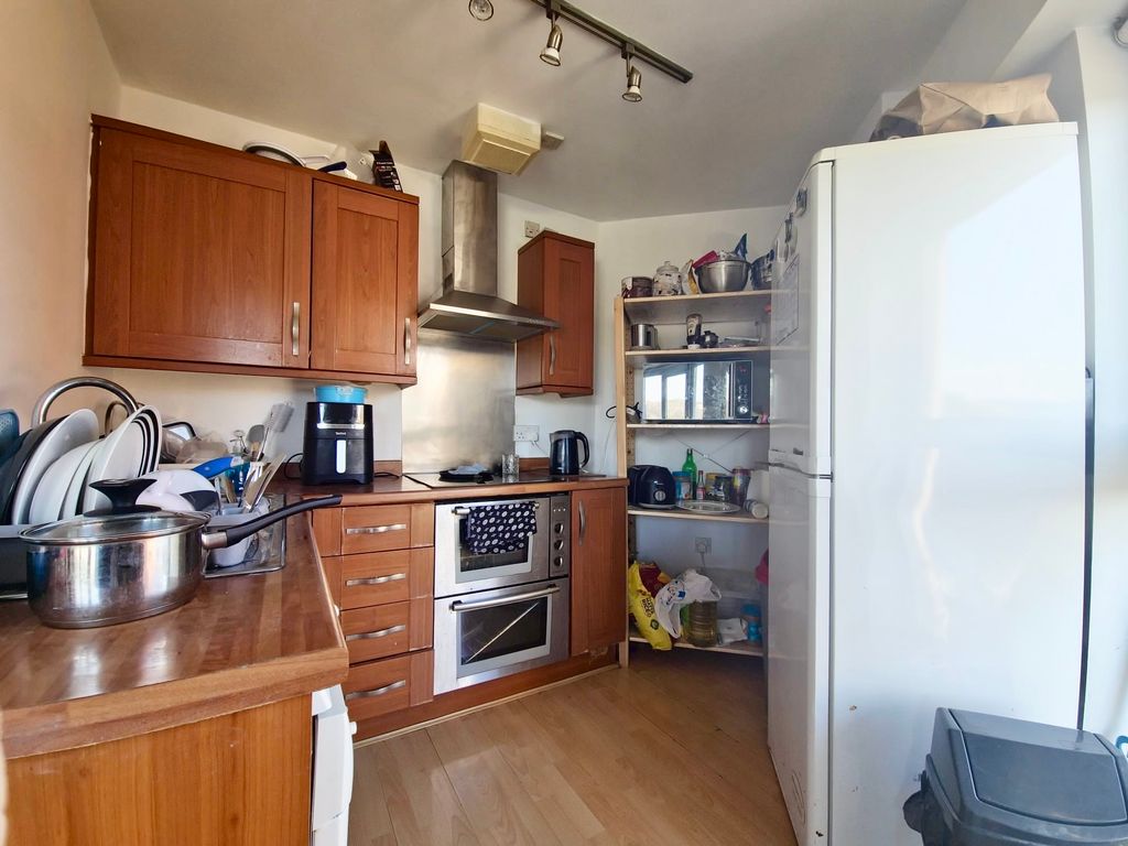 Property photo 2 of 8