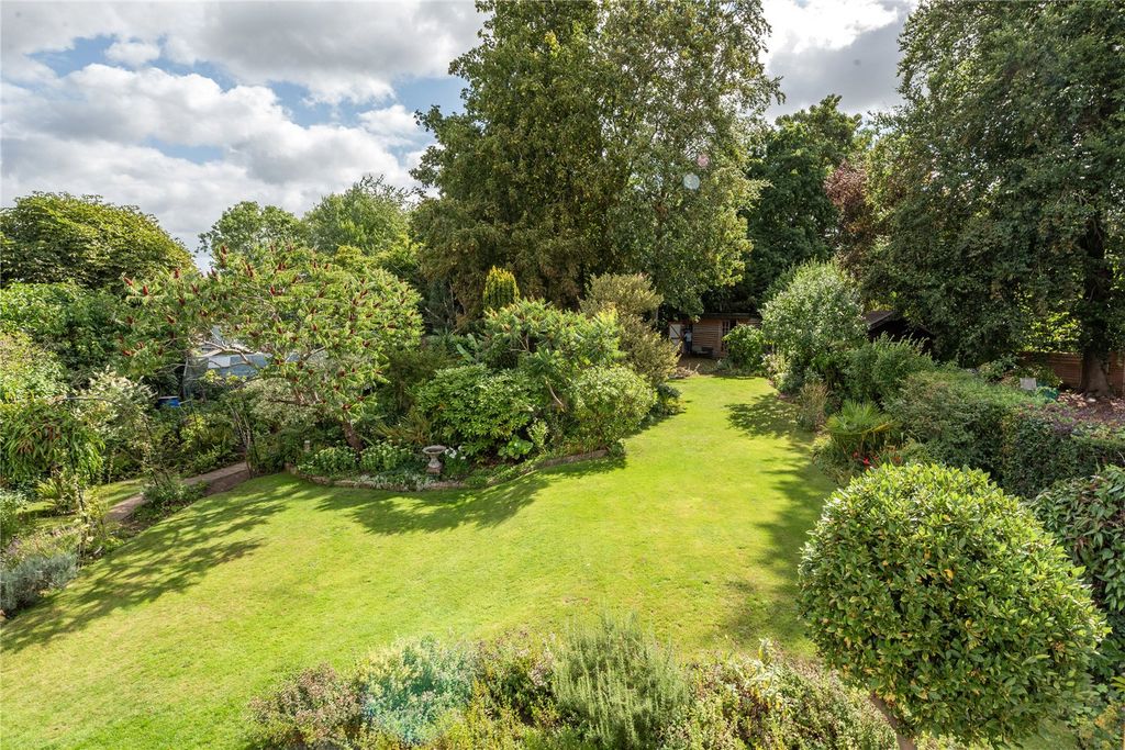 Property photo 2 of 17 Picture No. 11