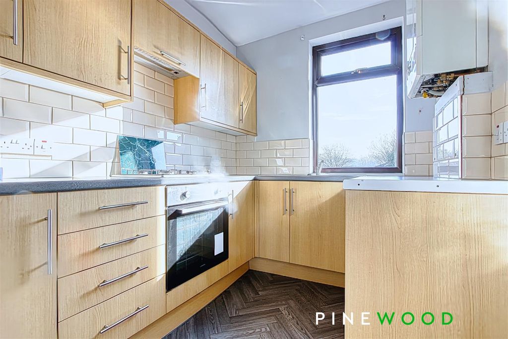 Property photo 2 of 10 Kitchen