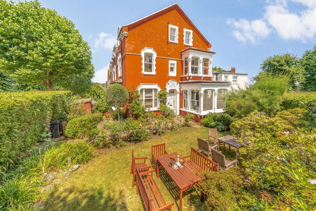 Property photo 1 of 7