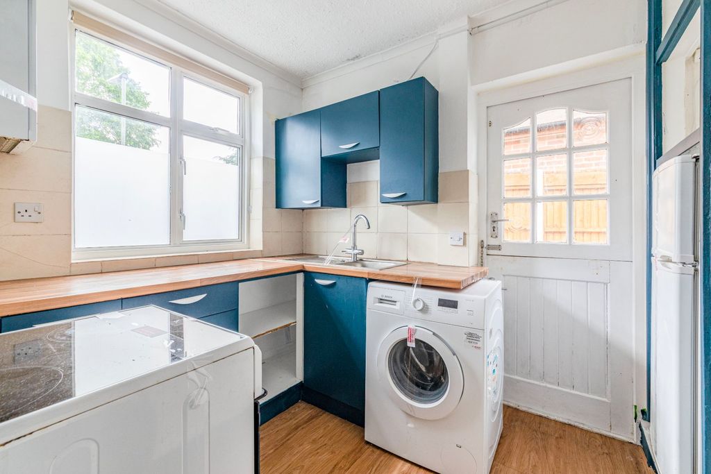 Property photo 2 of 19 Picture No. 04
