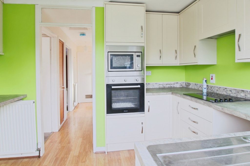 Property photo 2 of 11 4764455