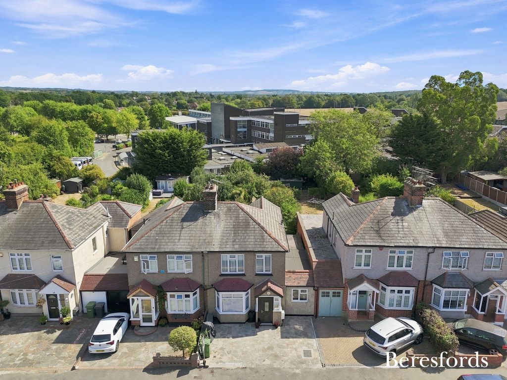 Property photo 2 of 32 Picture No. 05
