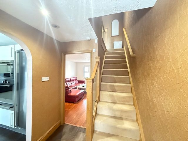 Property photo 2 of 14 Hallway
