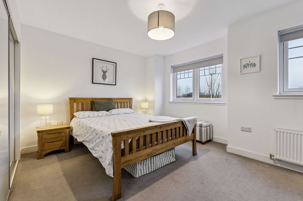 Property photo 3 of 24