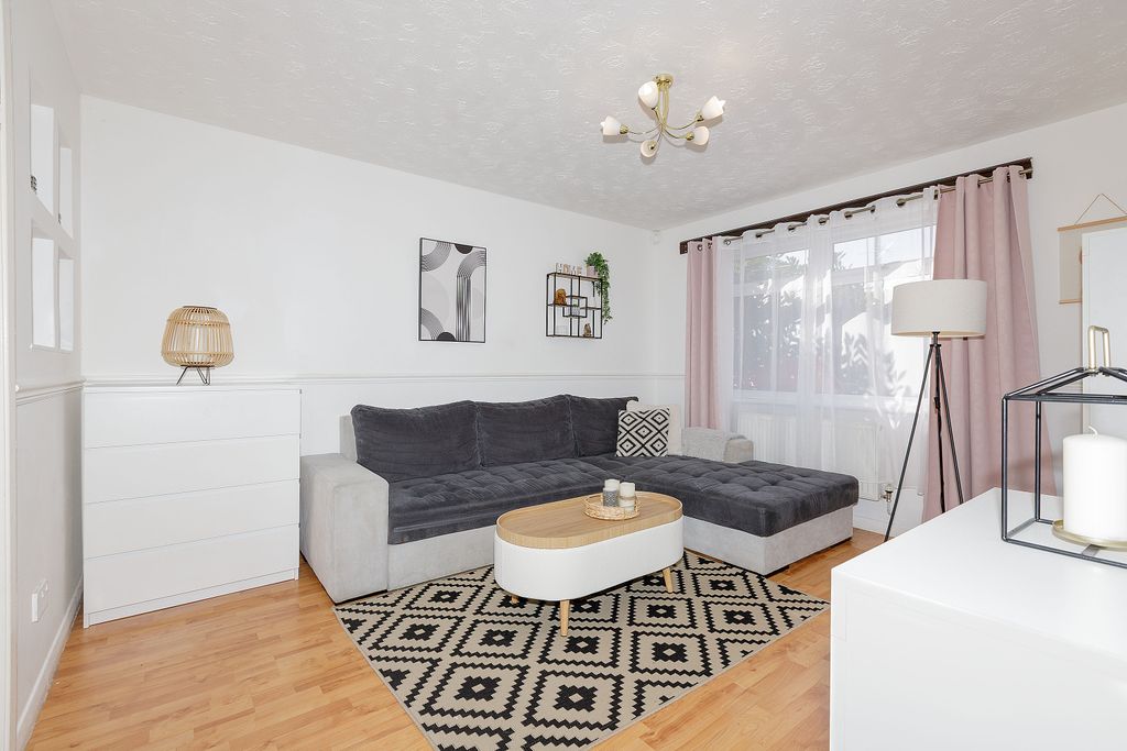 Property photo 2 of 24