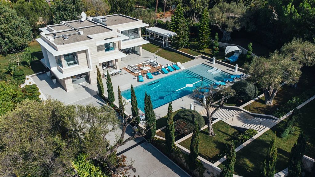 Property photo 1 of 16