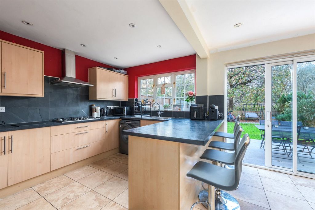 Property photo 3 of 11 Picture No. 10