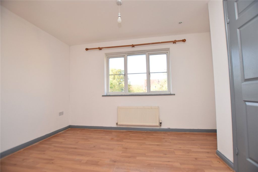 Property photo 3 of 9 Bedroom