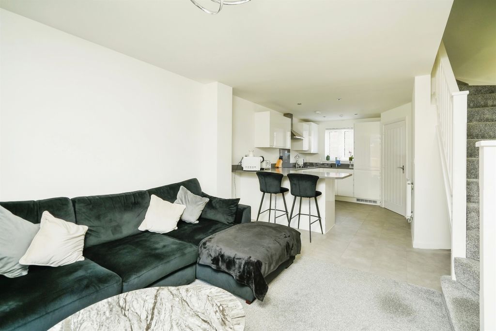 Property photo 3 of 10 Image