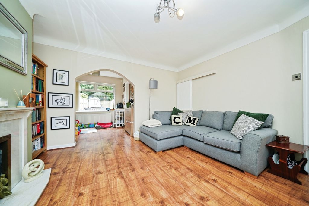 Property photo 2 of 17 Photo