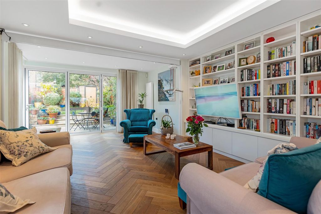 Property photo 2 of 20