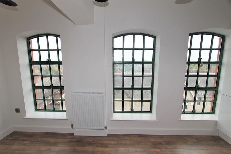 Property photo 2 of 9 Photo 12