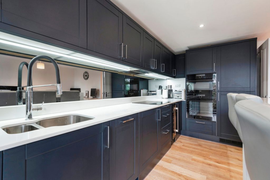 Property photo 2 of 17 Kitchen/Diner