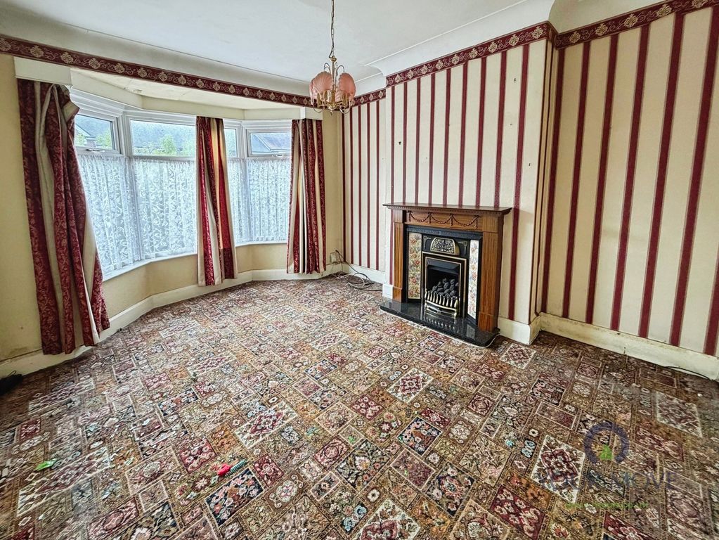 Property photo 2 of 11 Lounge