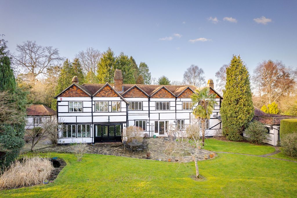 Property photo 2 of 27