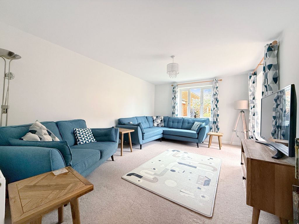 Property photo 3 of 19