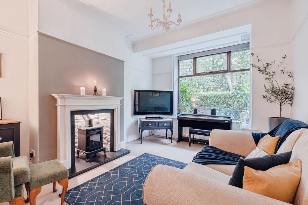 Property photo 3 of 18 Pbox-Img.Jpg