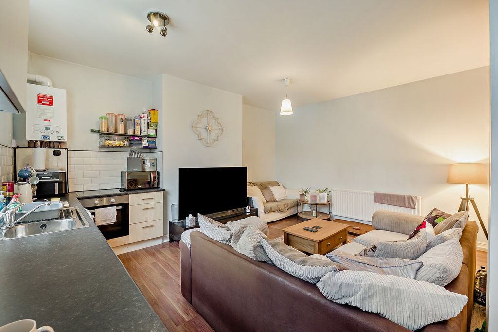 Property photo 2 of 18