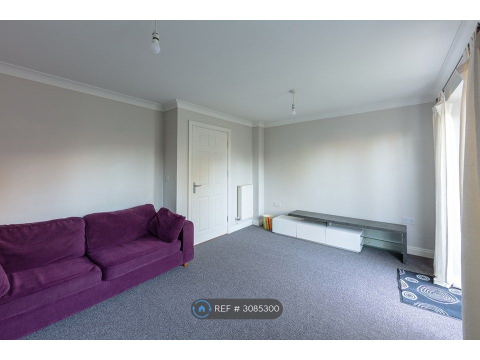 Property photo 1 of 11 Lounge