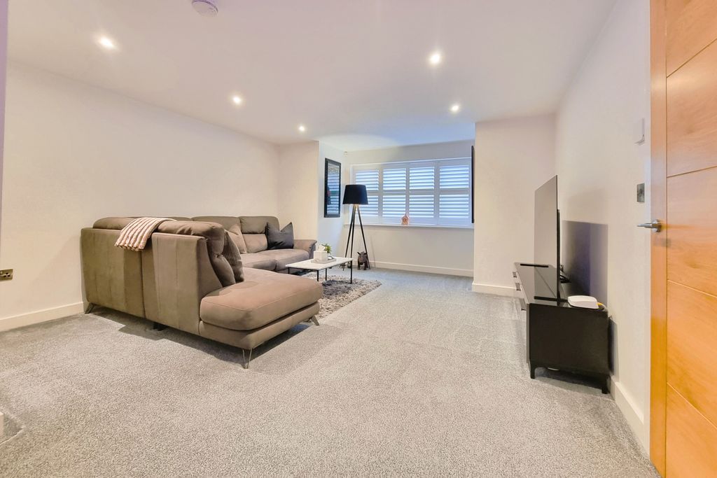 Property photo 3 of 26 20260203_140525