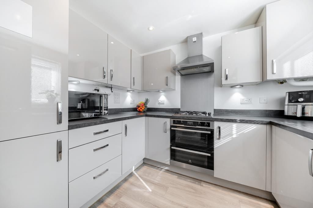 Property photo 3 of 22 Kitchen