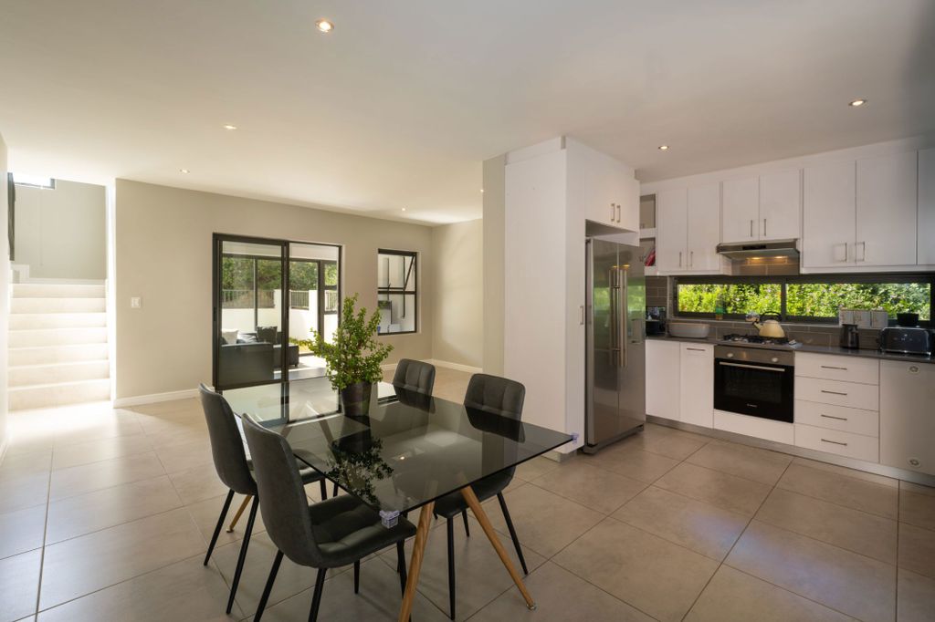 Property photo 3 of 31 Sw1696363