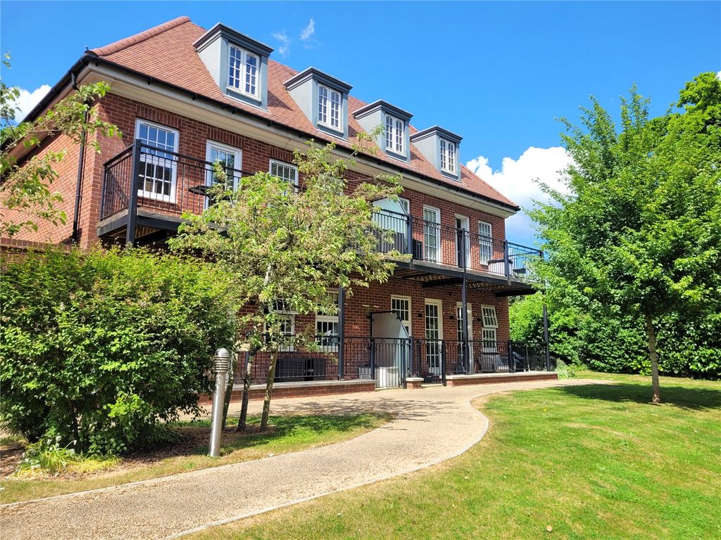 Property photo 1 of 29 Picture No. 23