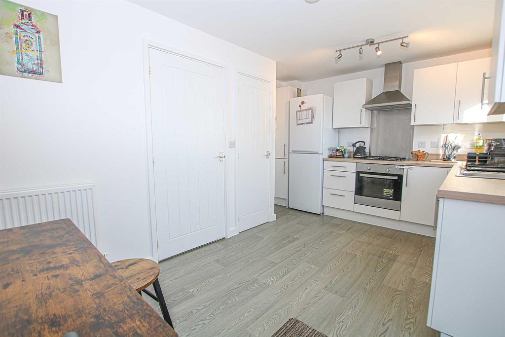Property photo 2 of 13 Img_8597Kit.Jpg