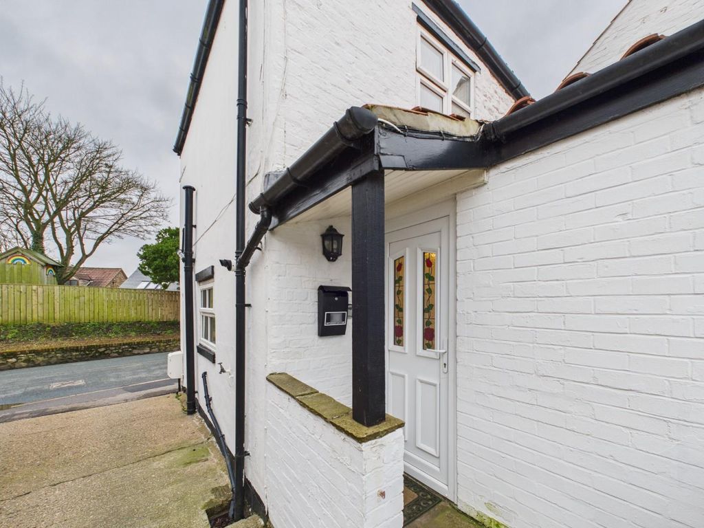 Property photo 3 of 21 Front Exterior