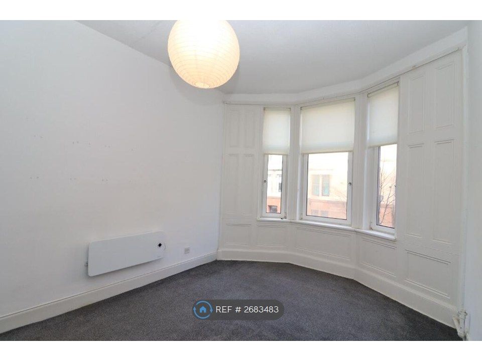 Property photo 3 of 14 Living Room