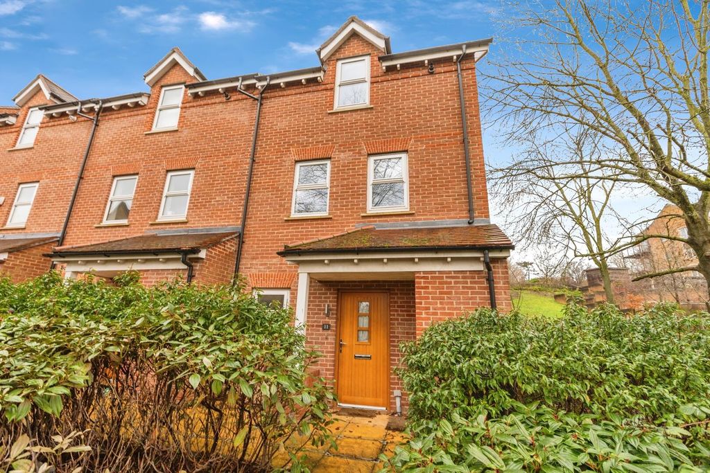 Property photo 1 of 16 Front (Exterior)