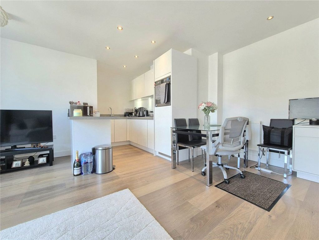 Property photo 3 of 14 Picture No. 12