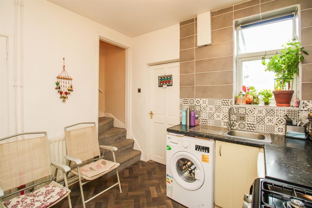 Property photo 3 of 8