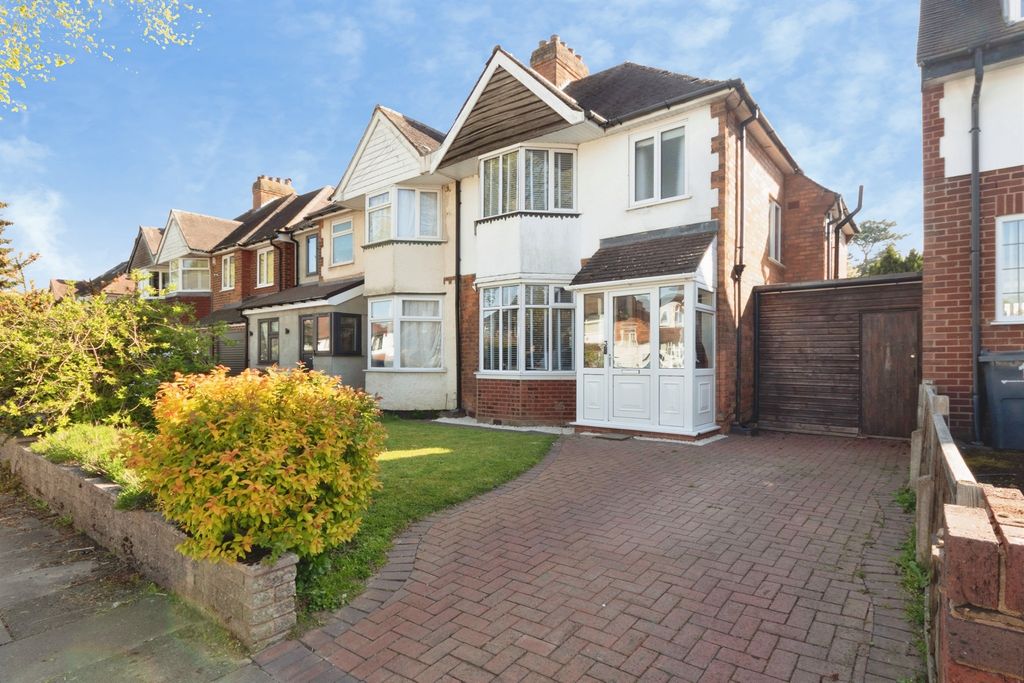 Property photo 2 of 28