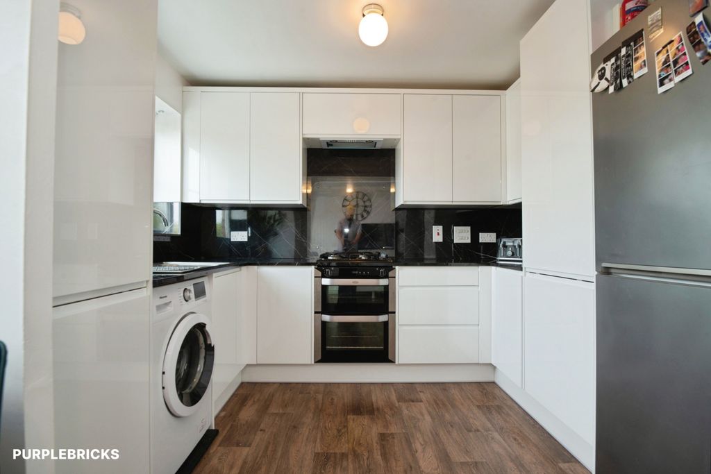 Property photo 2 of 27 Kitchen