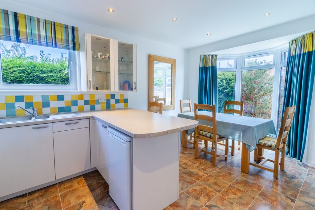 Property photo 3 of 30 Dining Kitchen