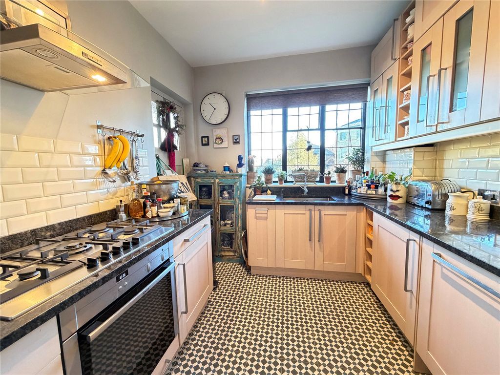 Property photo 2 of 8 Picture No. 09