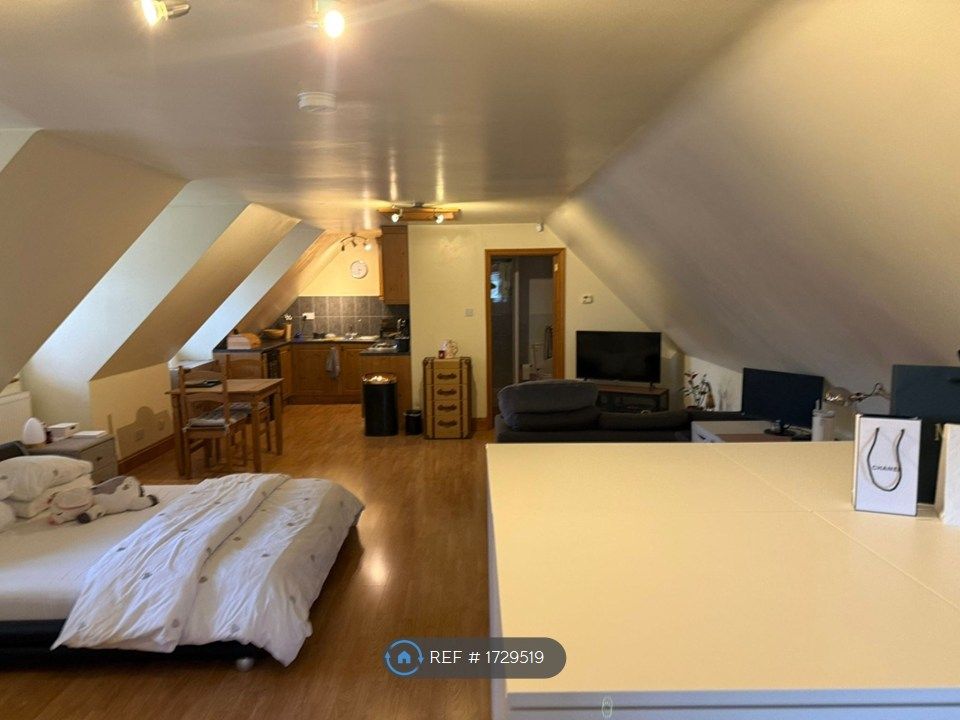 Property photo 2 of 3