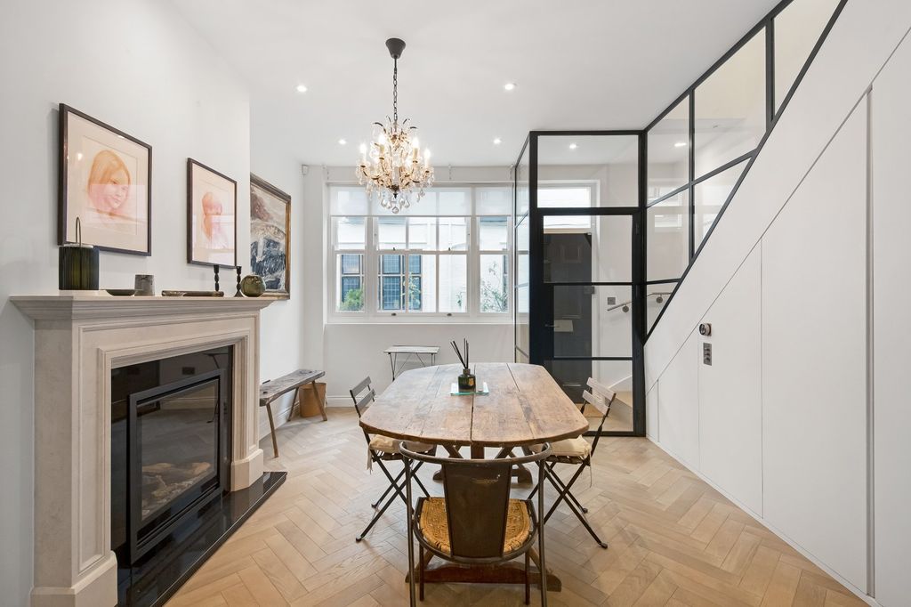 Property photo 1 of 12 Ground Floor