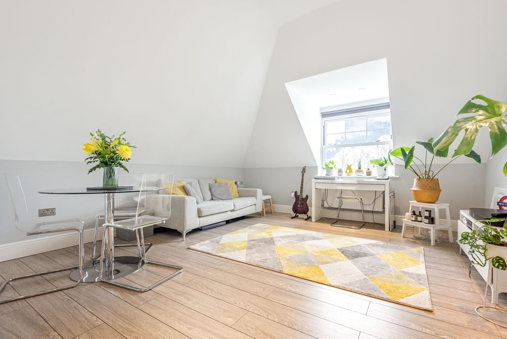 Property photo 2 of 10 Reception Room