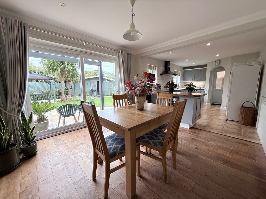 Property photo 2 of 24