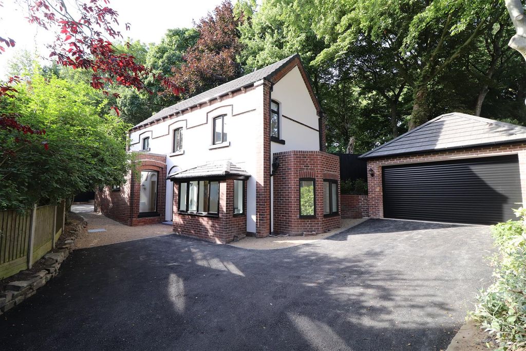 Property photo 1 of 18
