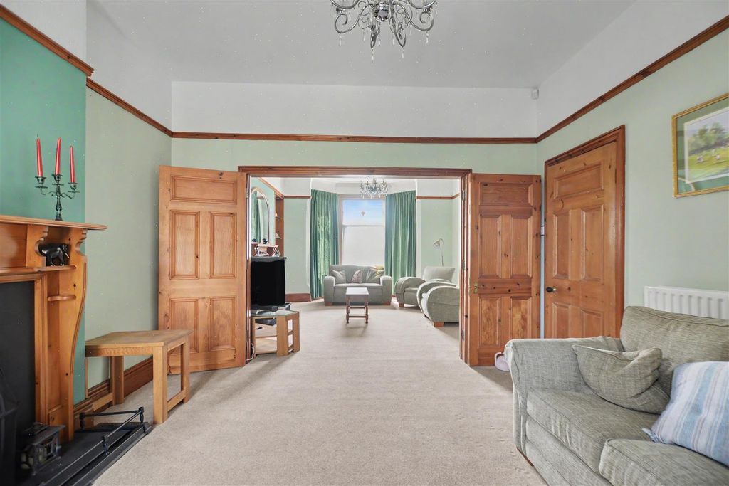 Property photo 3 of 34 Dining Room