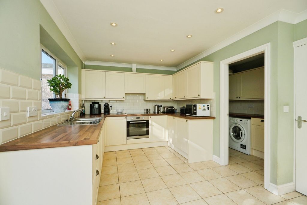 Property photo 3 of 16 Pbox-Img.Jpg