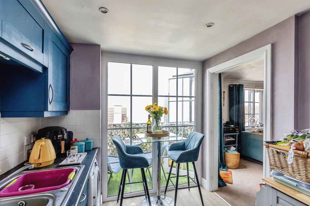 Property photo 2 of 18 Pbox-Img.Jpg