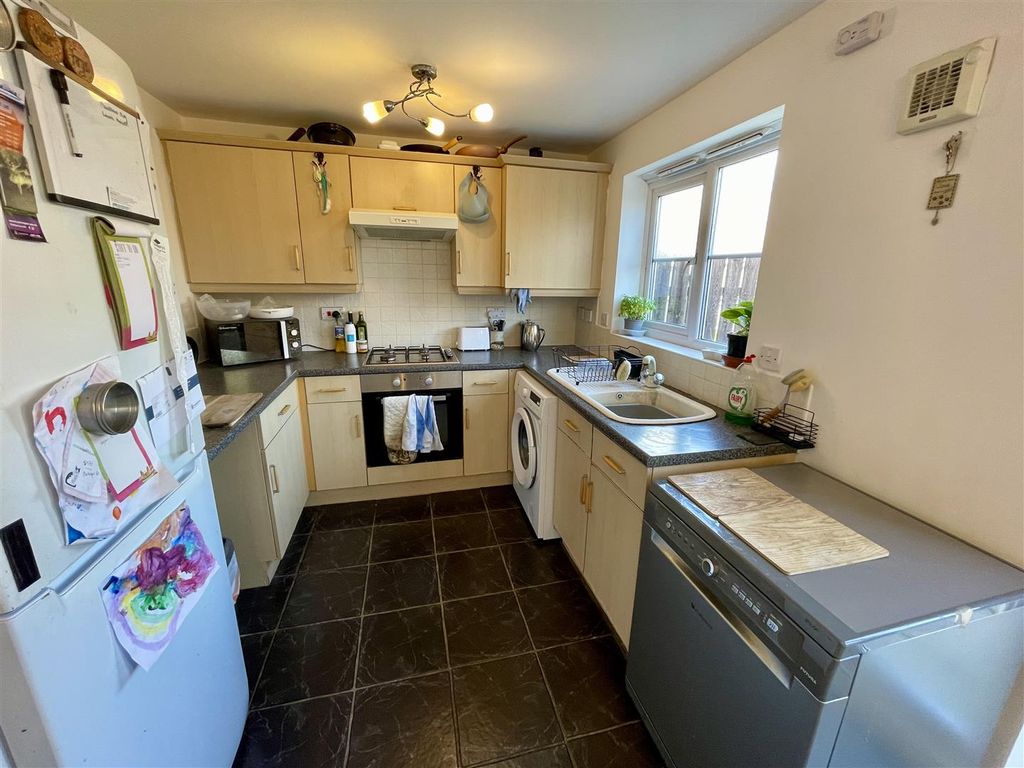 Property photo 3 of 14 Kitchen/Diner