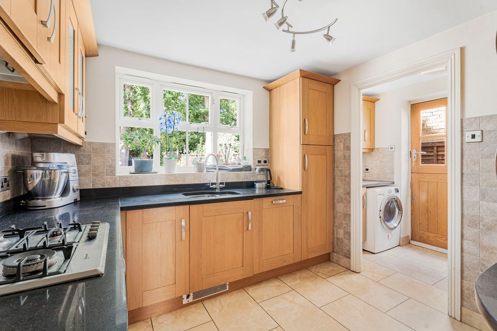 Property photo 2 of 31 2662403