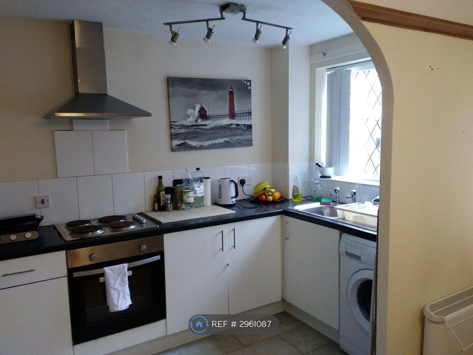 Property photo 2 of 11
